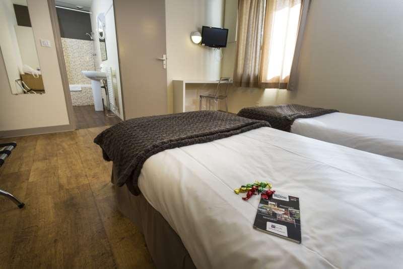 Brit Hotel Du Parc Niort Centre-Parking Gratuit Zimmer foto