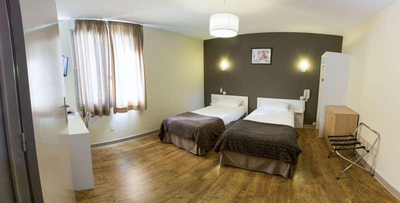 Brit Hotel Du Parc Niort Centre-Parking Gratuit Zimmer foto
