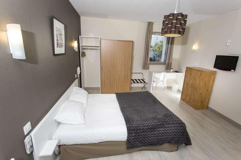 Brit Hotel Du Parc Niort Centre-Parking Gratuit Zimmer foto