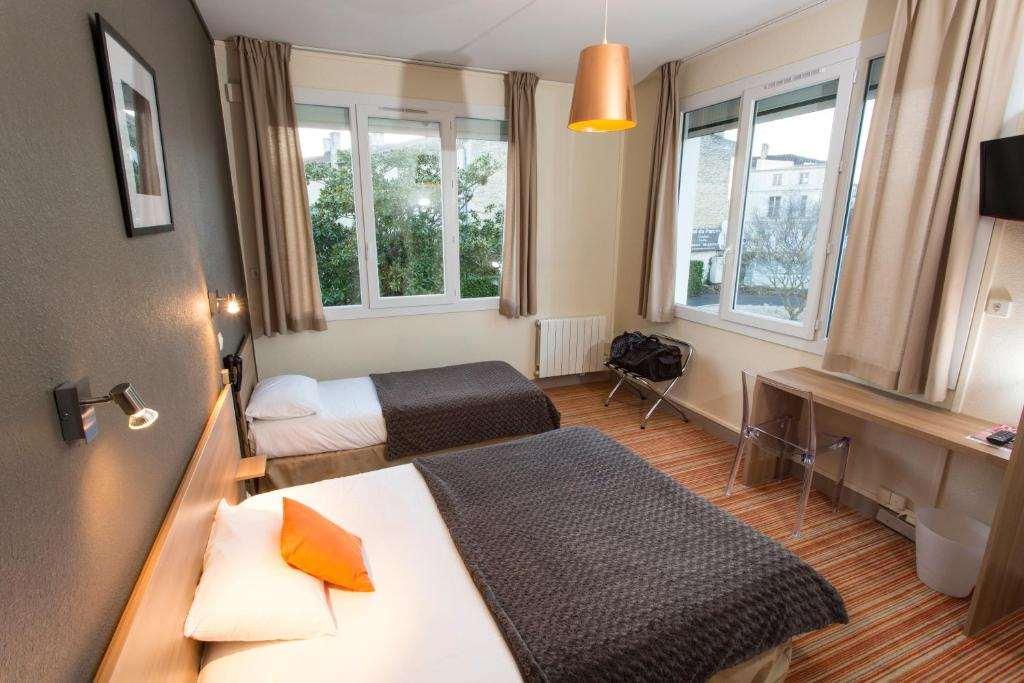 Brit Hotel Du Parc Niort Centre-Parking Gratuit Zimmer foto